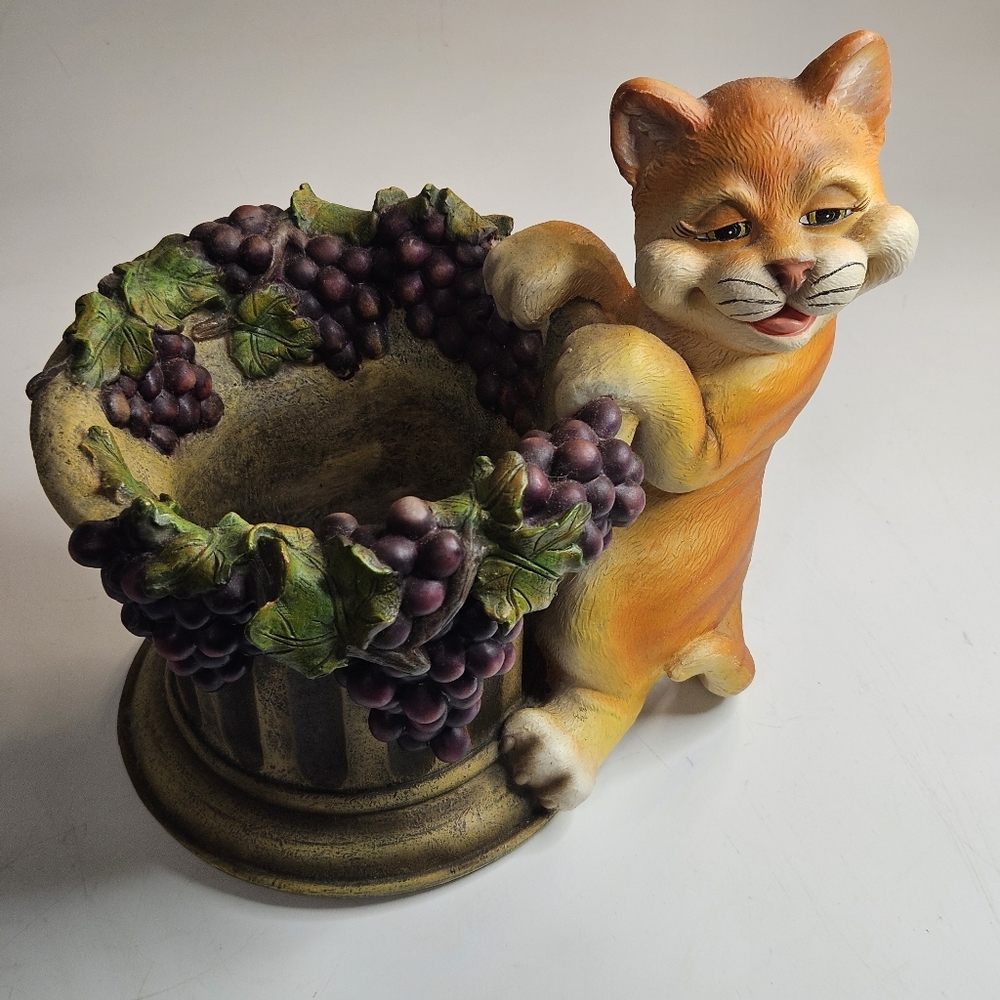 Wine Cat Holder